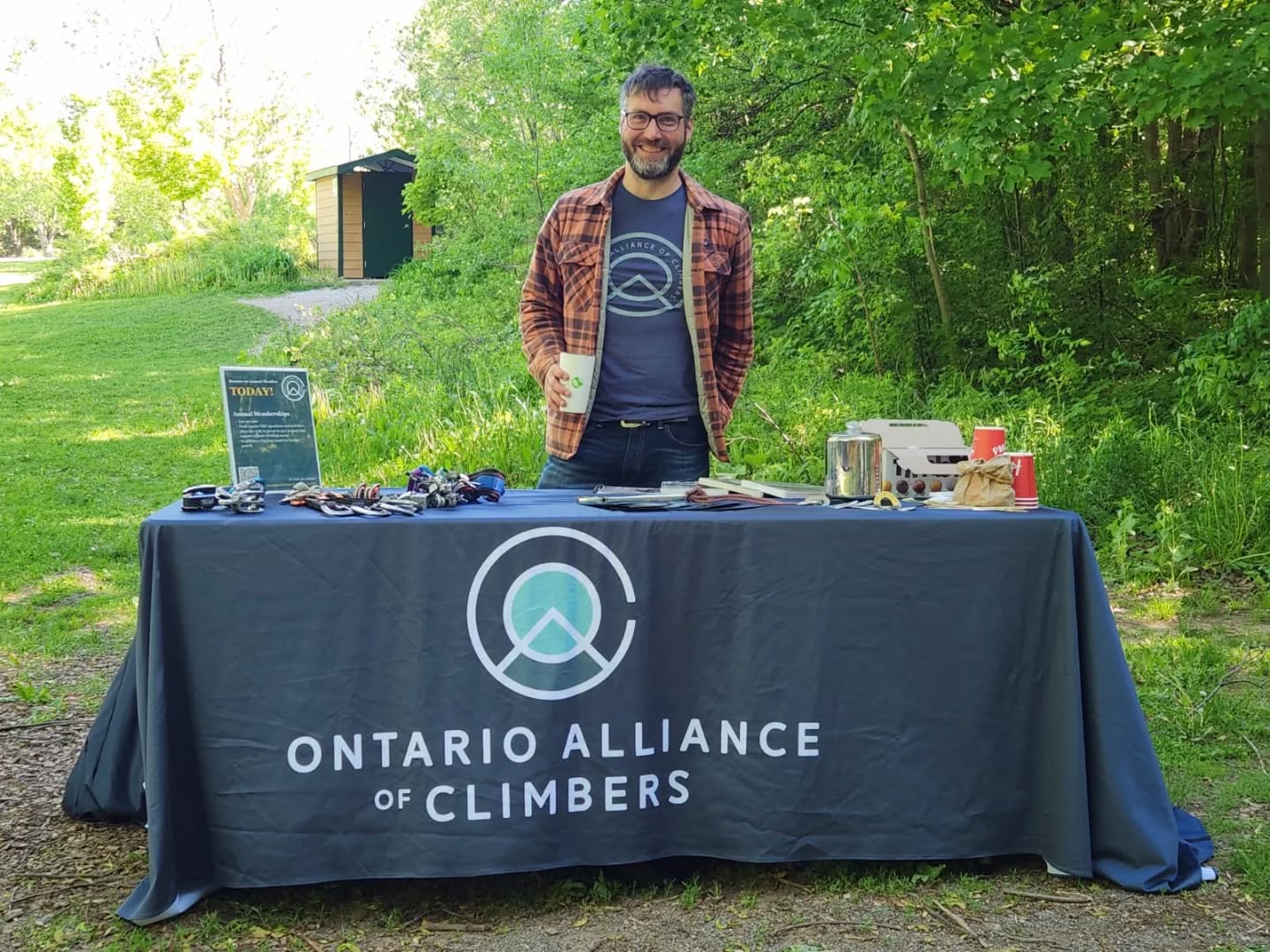 Been meaning to ask us a question in person?  Come say hi 👋 at Rattlesnake Point today!  It's a lovely day for a climb and a hang.

#ontario #climbing #ClimbingSafety #leavenotrace